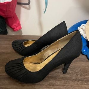 Good condition Womens black heels